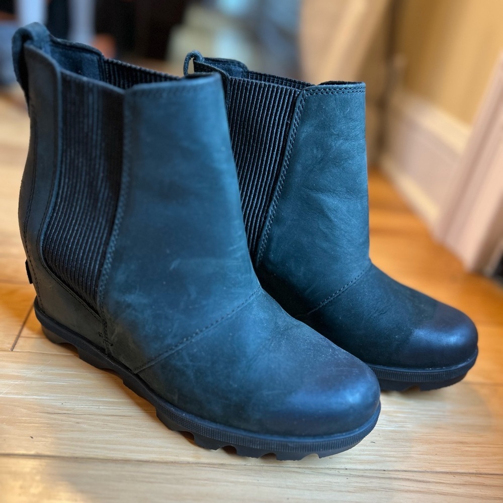 SOREL Joan of Arctic Wedge II Waterproof Black Leather Chelsea Ankle Booties - 7